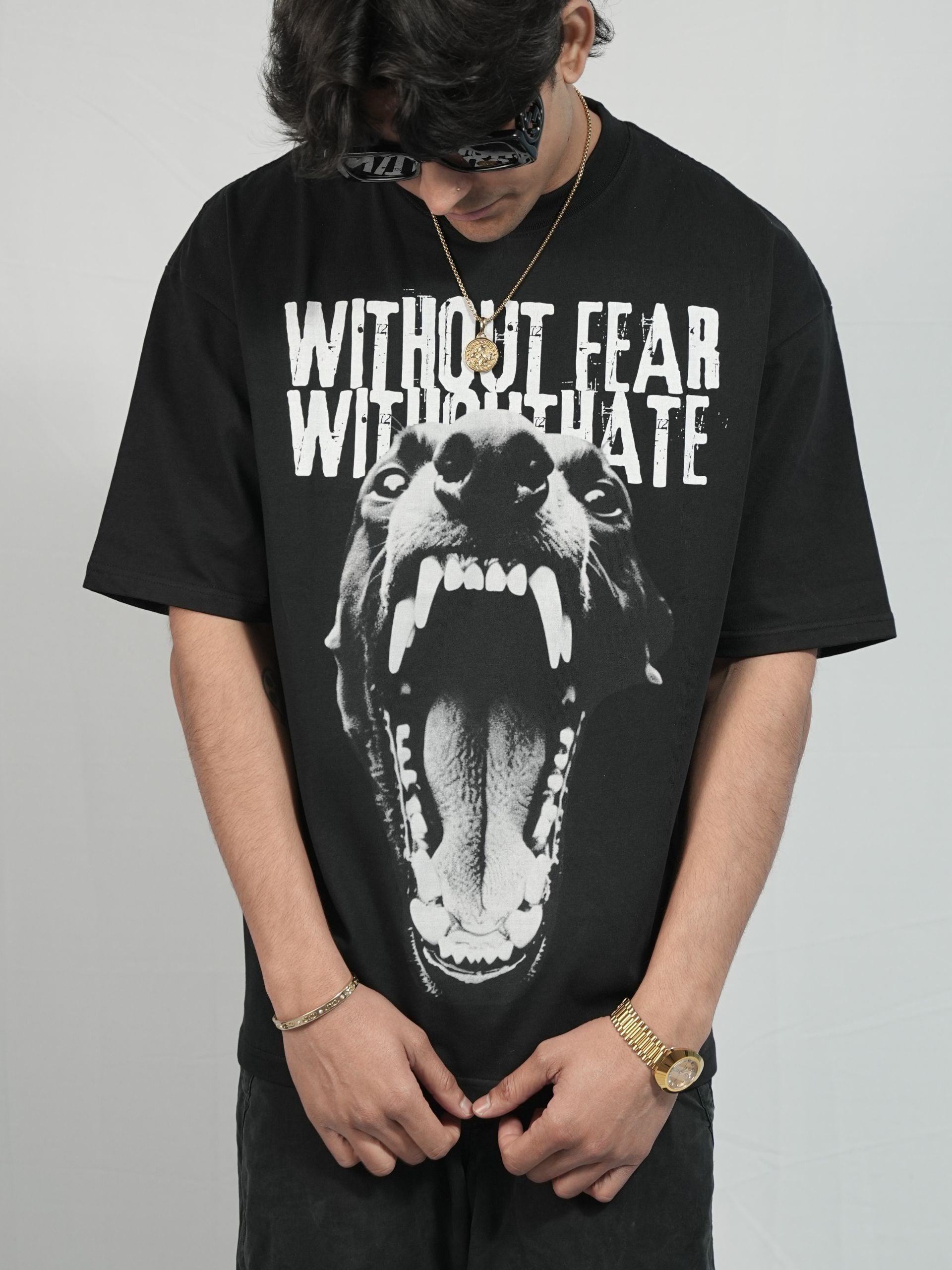 dobermann_oversized_hiphop_tshirt_black_front_close_wfwh