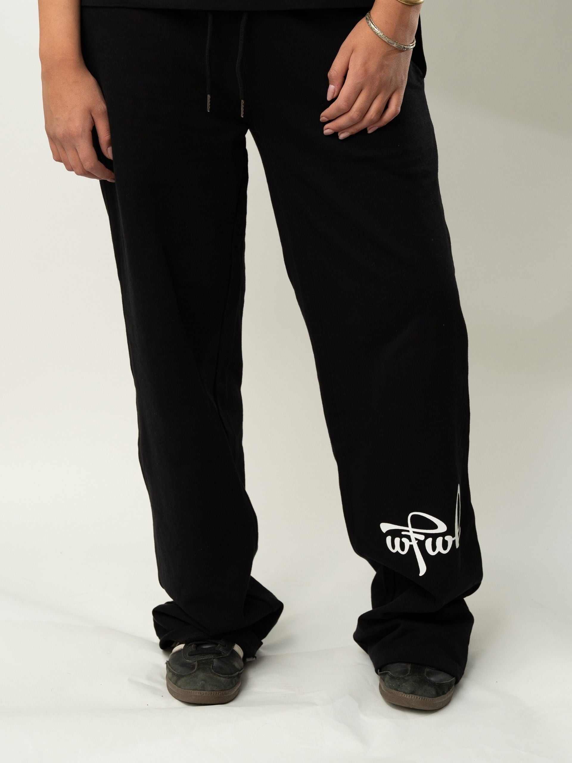 Close Up Baggy Sweatpants