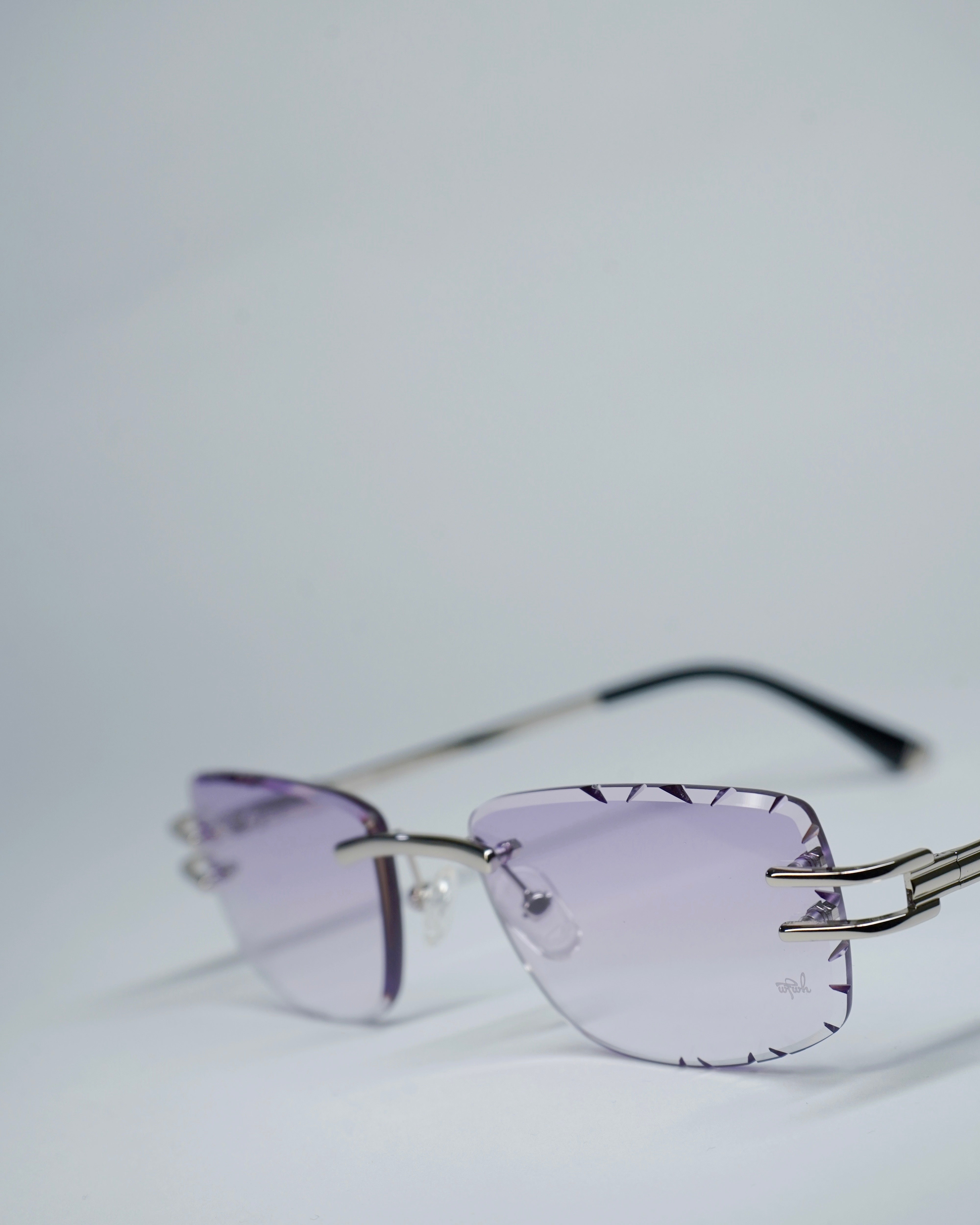 wfwh ocean Sunglasses logo closeup